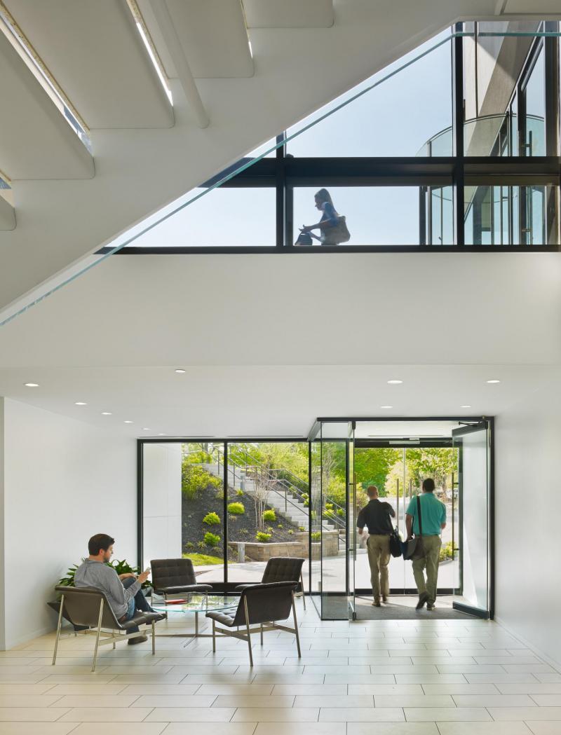 Five_Radnor_Corporate_Center_Interior_Exit_01