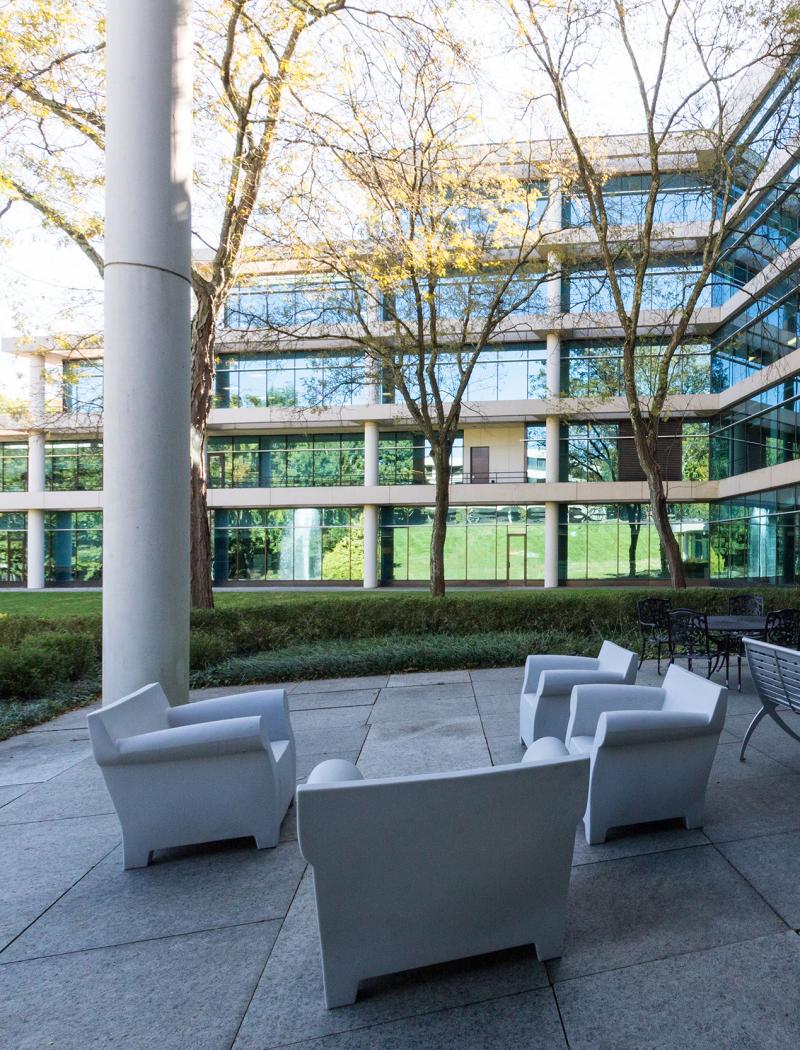 One Radnor Corporate Center_Exterior_Courtyard_01