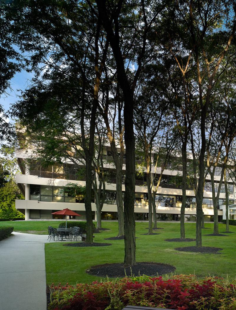 Three Radnor Corporate Center_Exterior_Courtyard_01