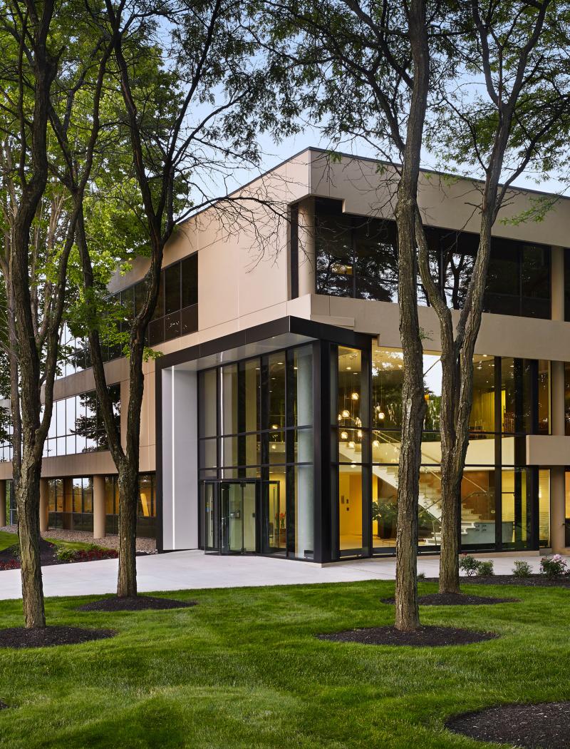 Two Radnor Corporate Center_Exterior_Entrance_Credit_01