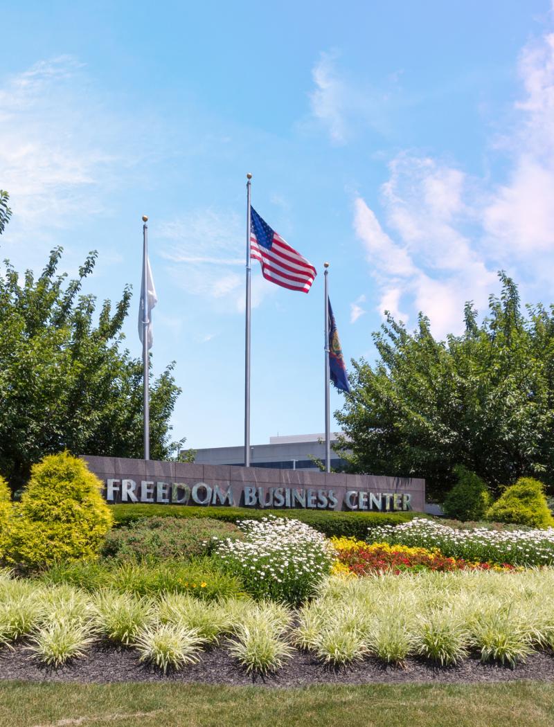 Freedom Business Center Exterior 00
