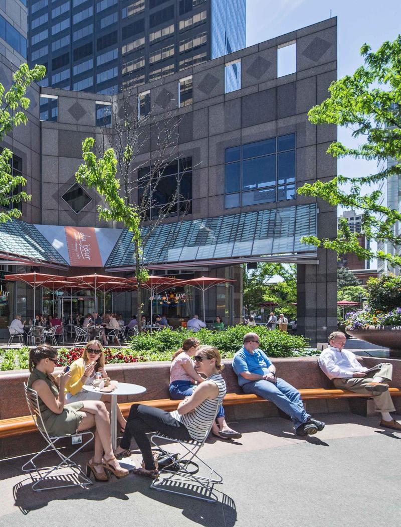  Commerce_Square_Amenity_Courtyard_12