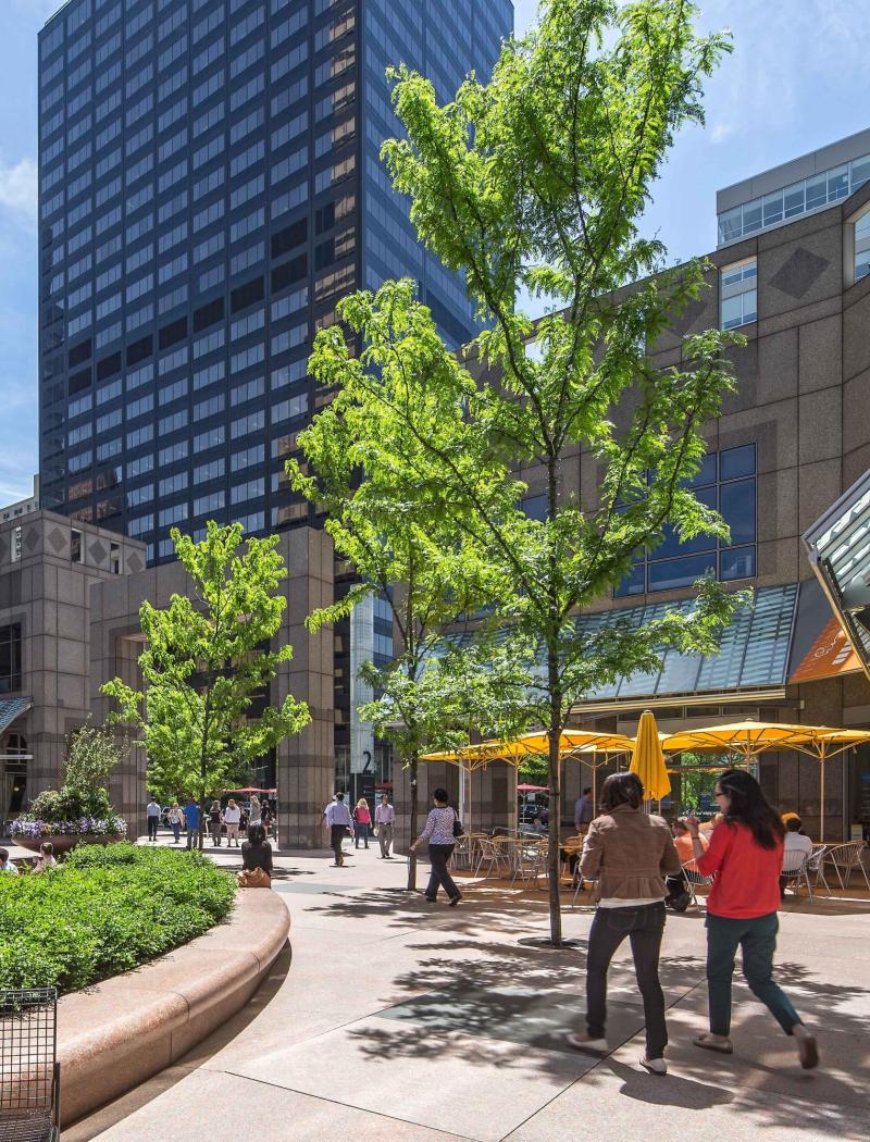 Commerce_Square_Amenity_Courtyard