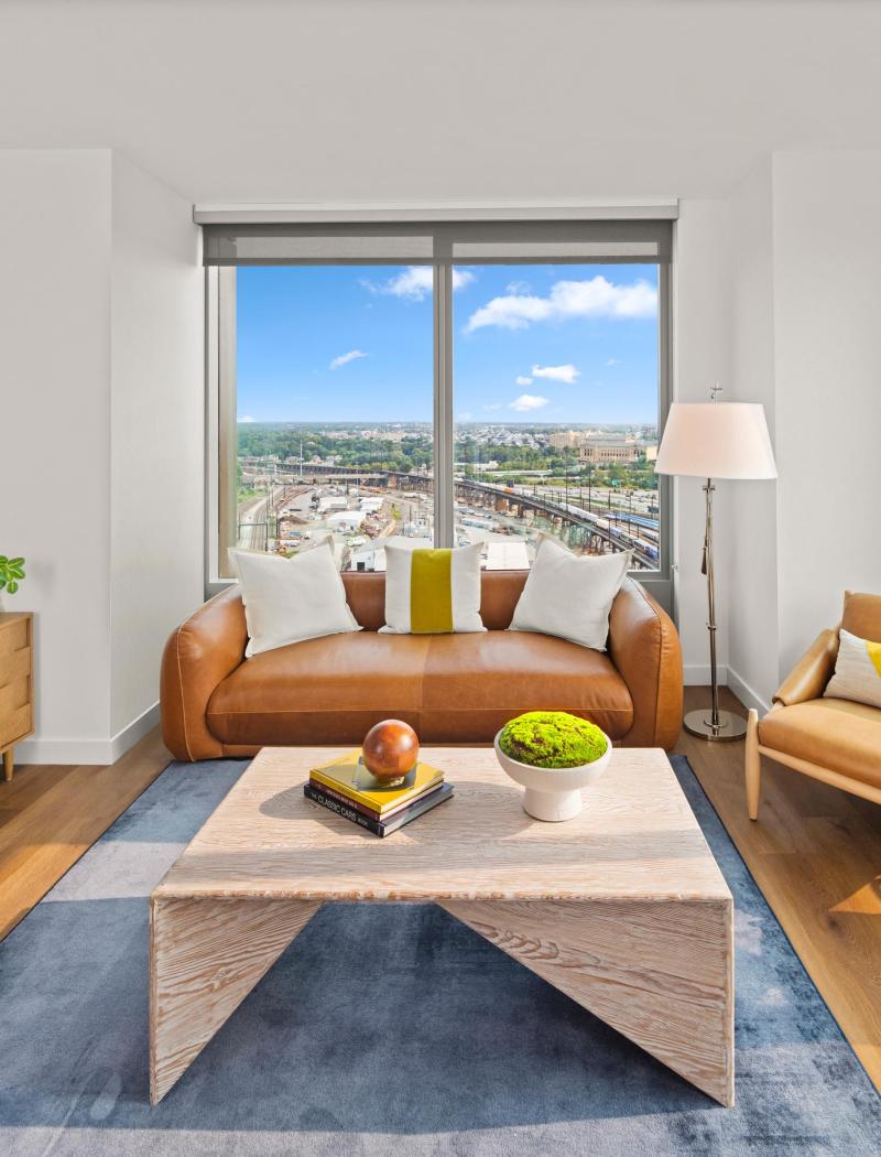 3025JFK_Avira_Interior