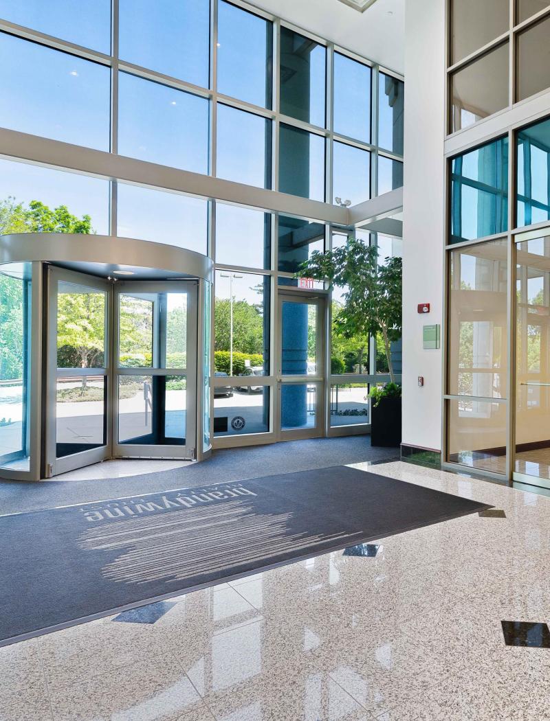 401-Plymouth-Lobby3