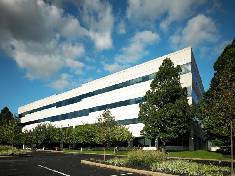 620_Freedom_Business_Centrer_Exterior