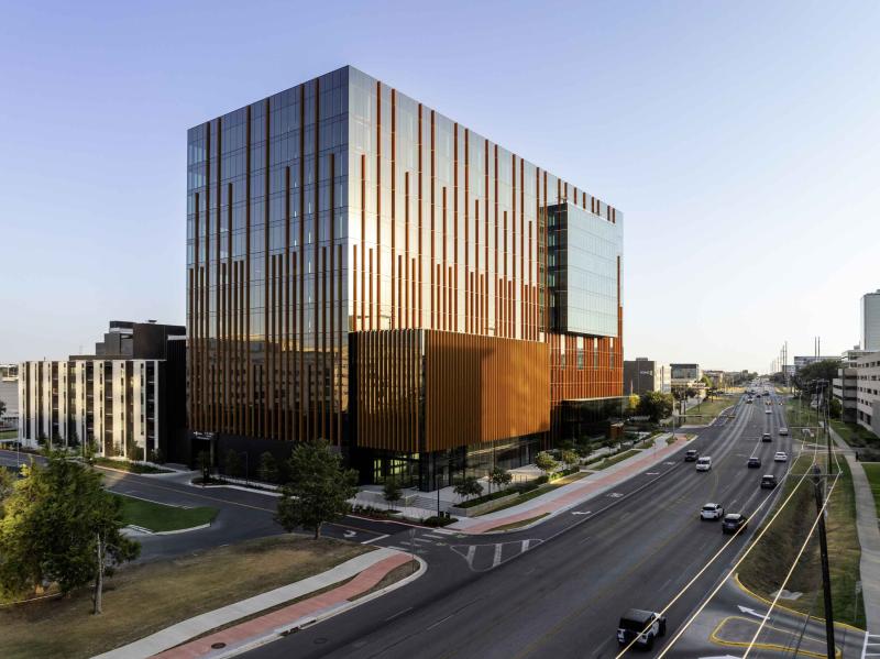 One_Uptown_Exterior_Streetview_11