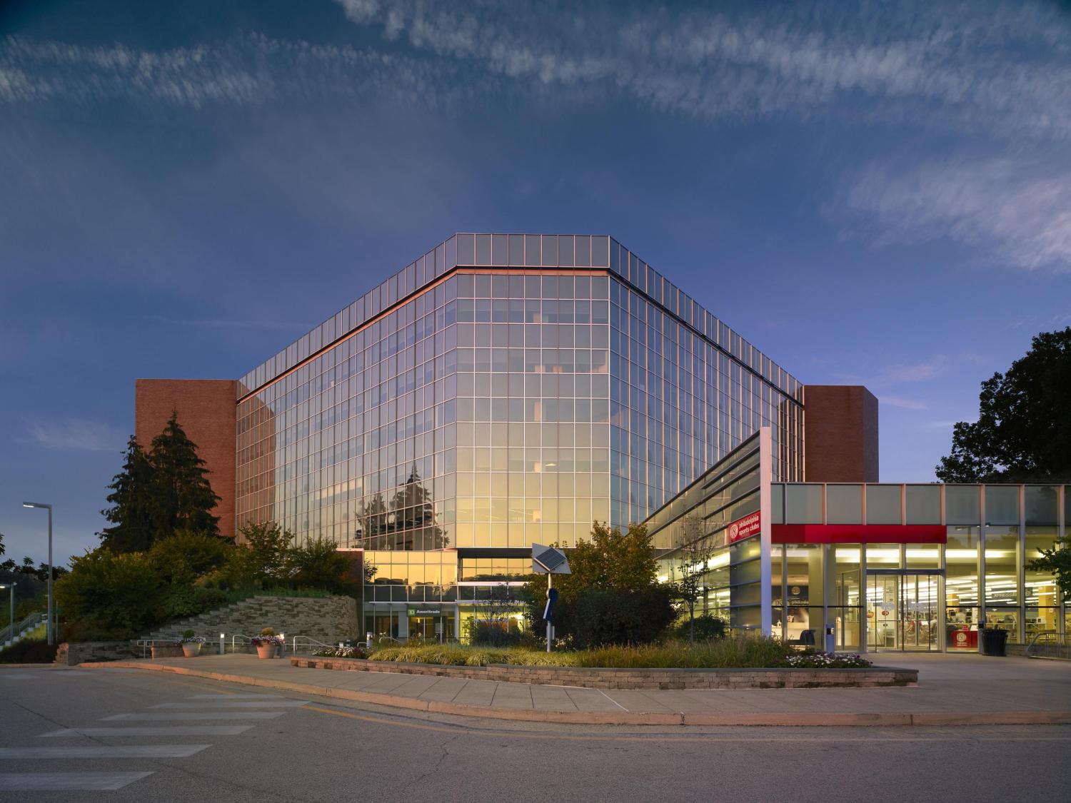 555Lancaster_Exterior